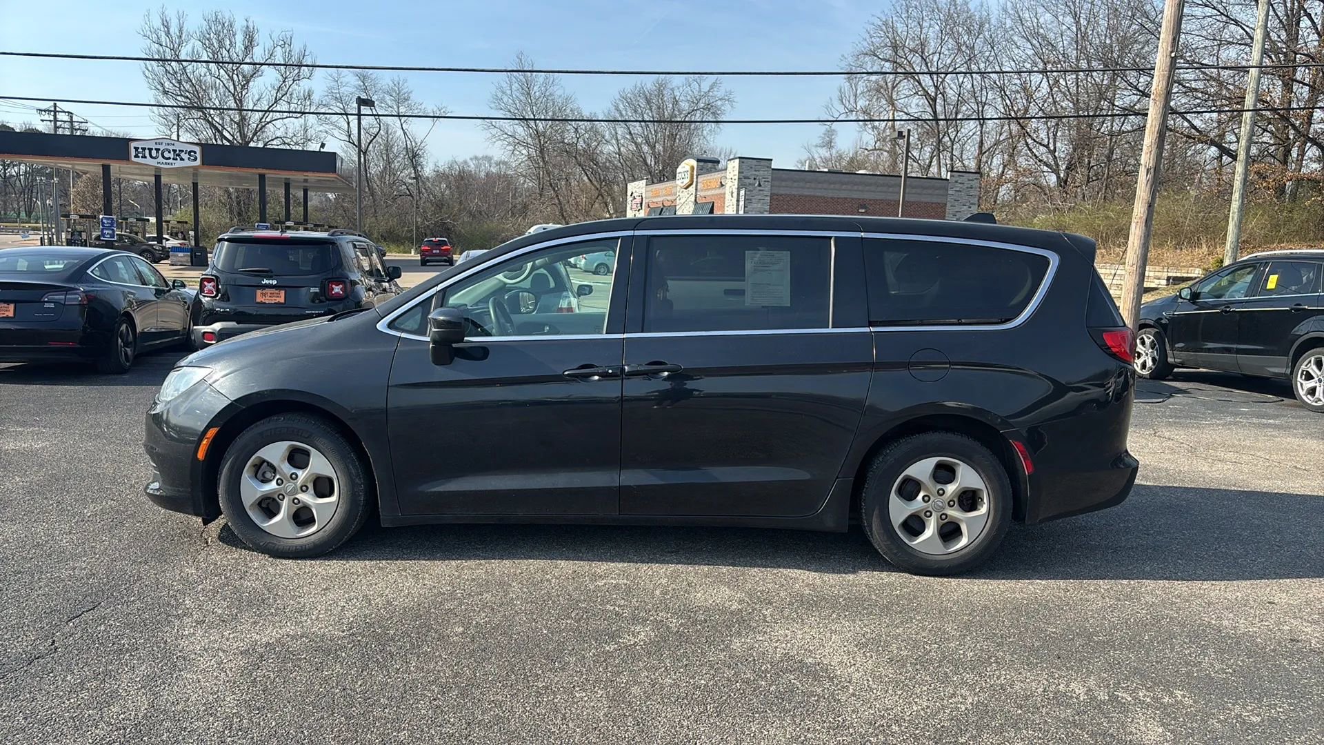 Used 2017 Chrysler Pacifica LX w/ Tire & Wheel Group image 2