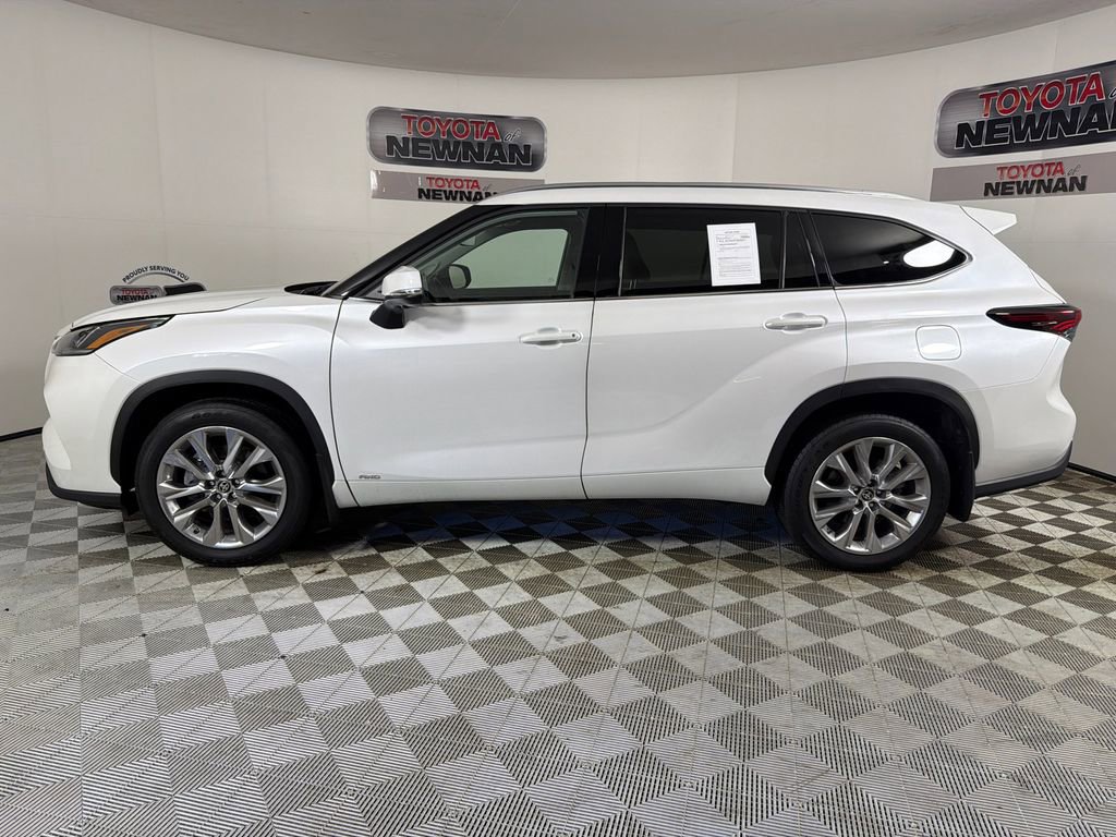 Used 2025 Toyota Highlander Limited image 7