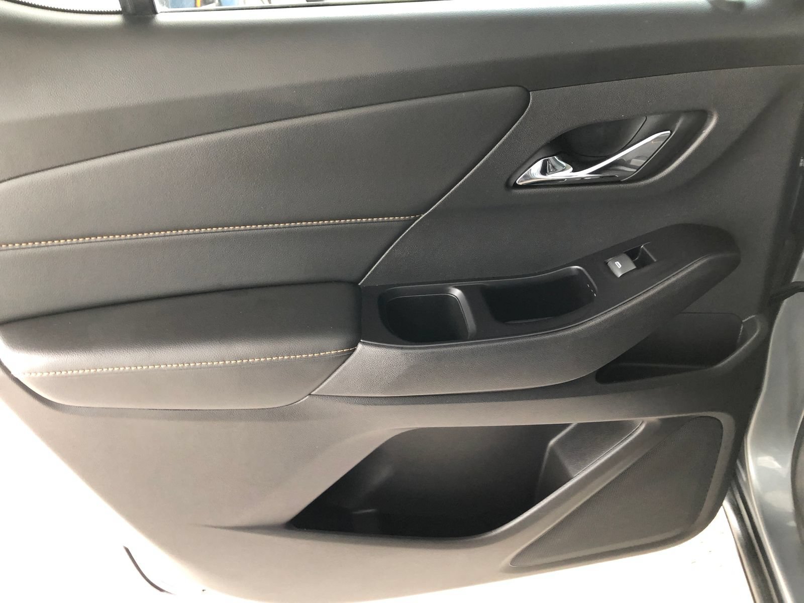 Used 2018 Chevrolet Traverse LS FWD image 15
