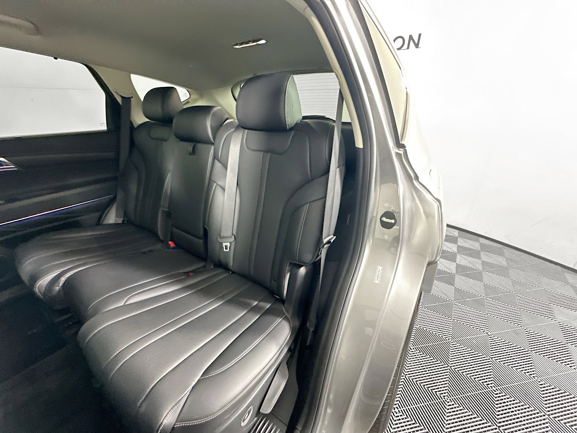 Used 2024 Genesis GV80 2.5T image 25