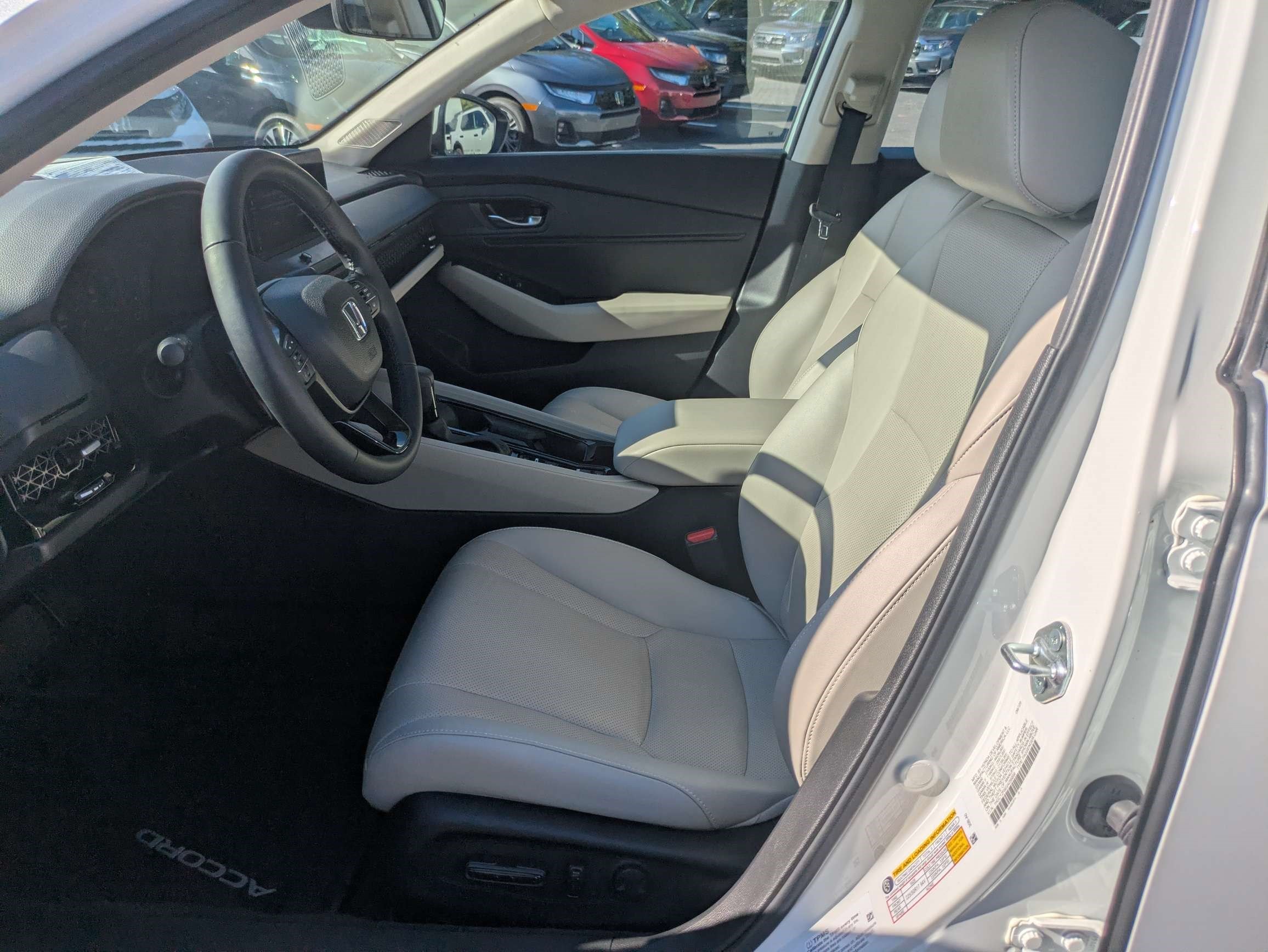 Certified 2025 Honda Accord EX-L image 27