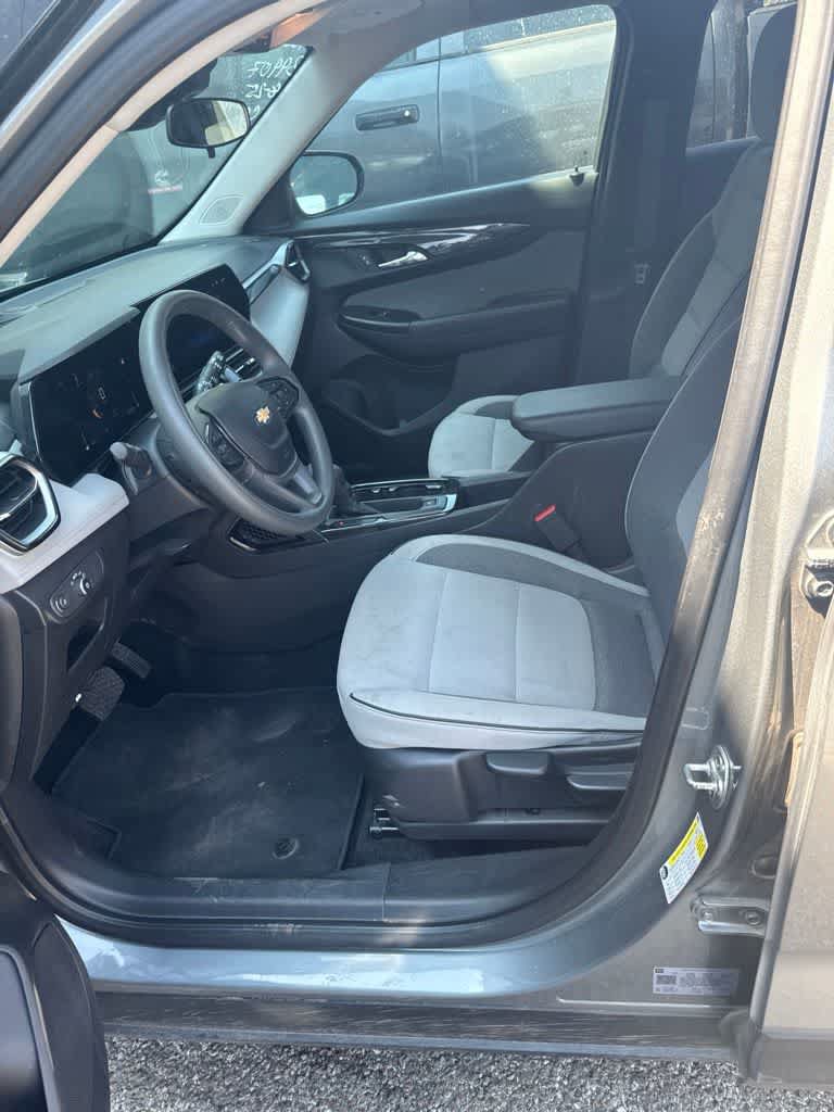 Used 2025 Chevrolet TrailBlazer LT FWD image 12