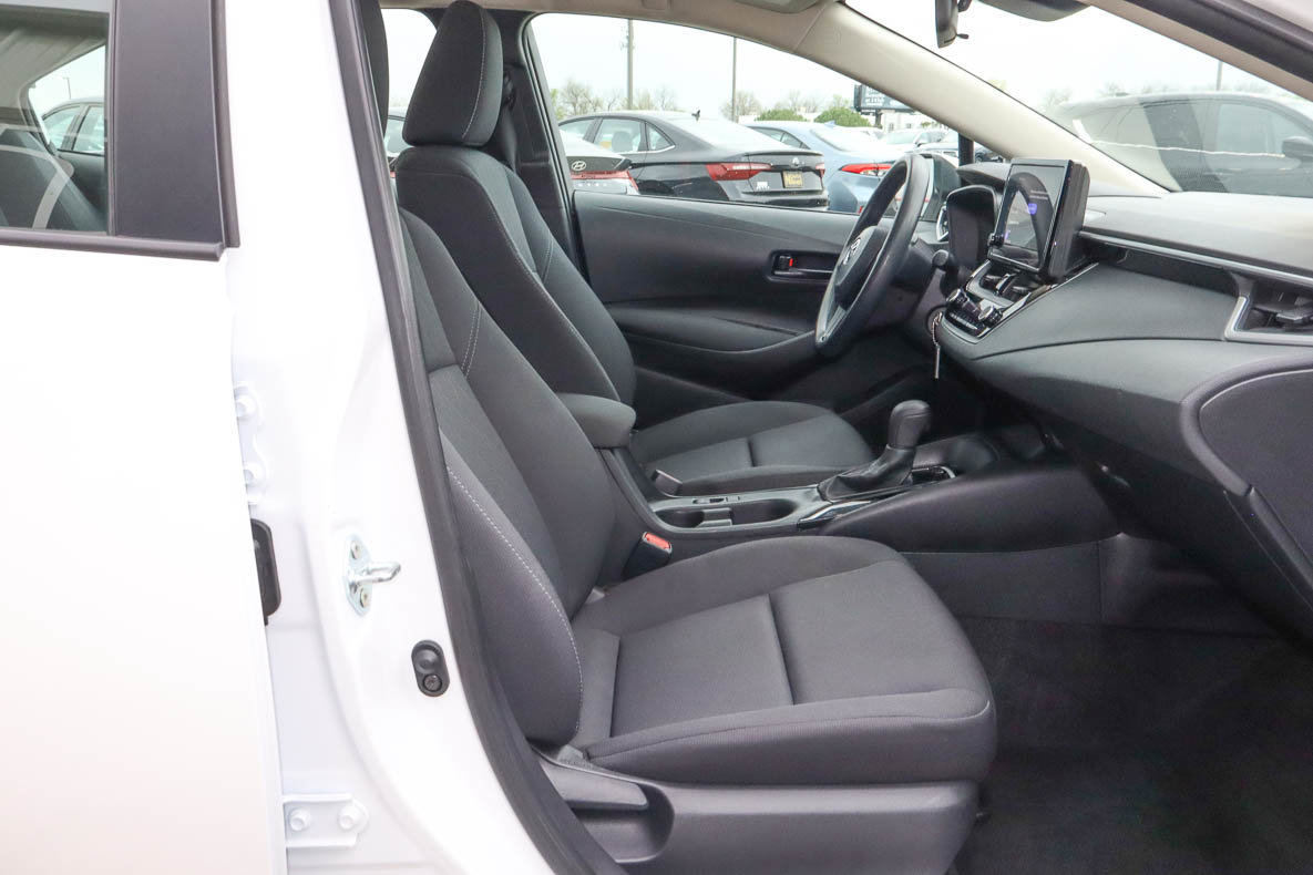 Used 2024 Toyota Corolla LE FWD image 22