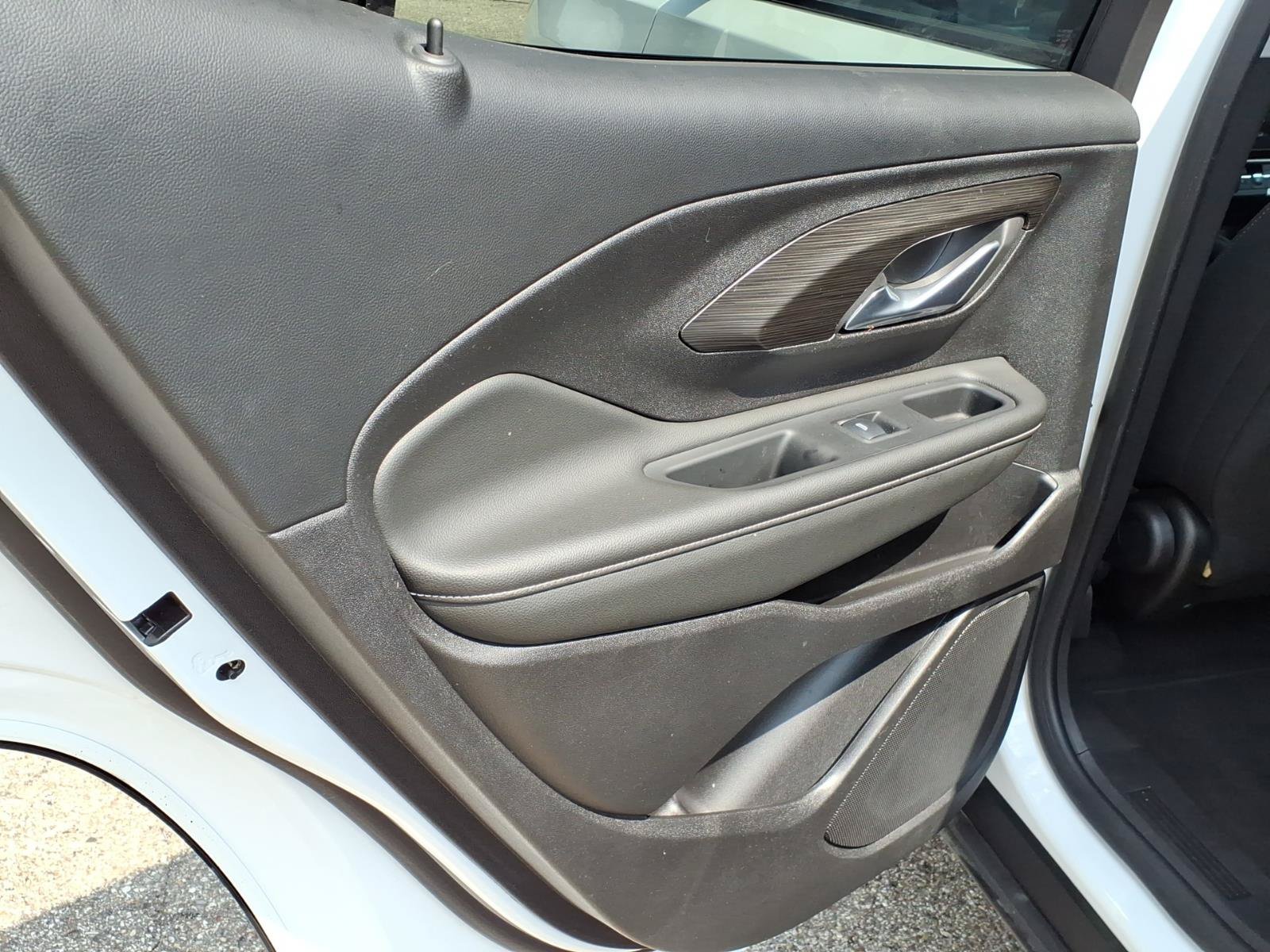 Used 2024 GMC Terrain SLE AWD/4WD image 5