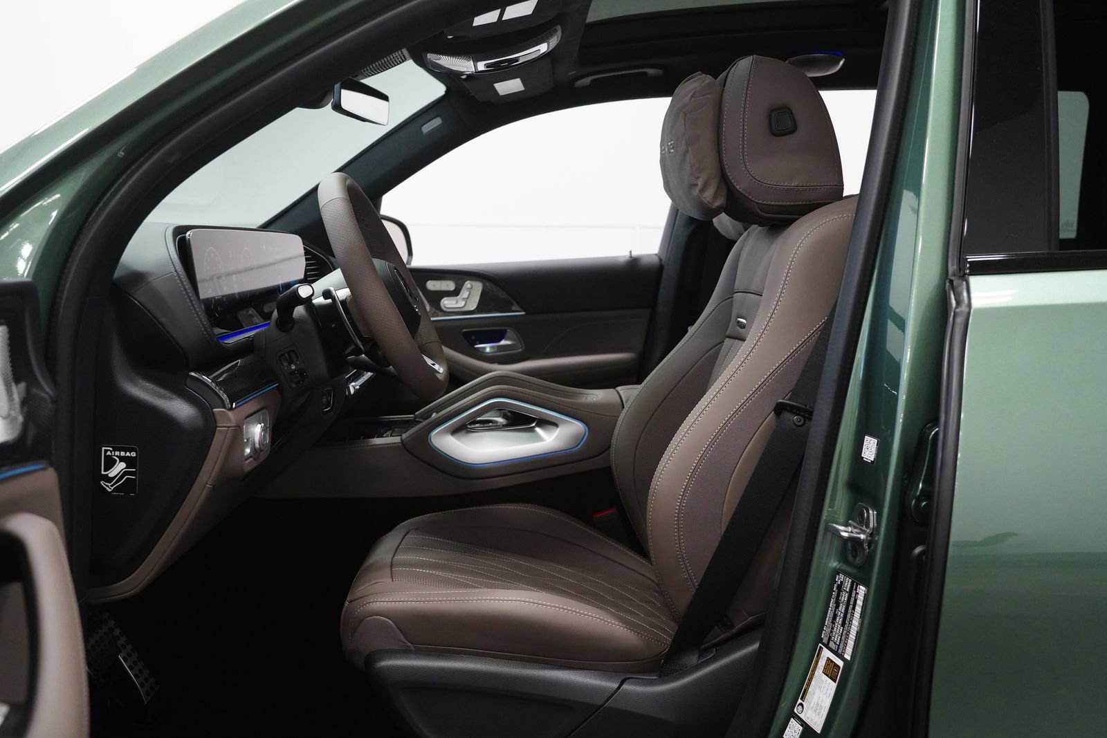 New 2026 Mercedes-Benz GLS 63 AMG 4MATIC image 2