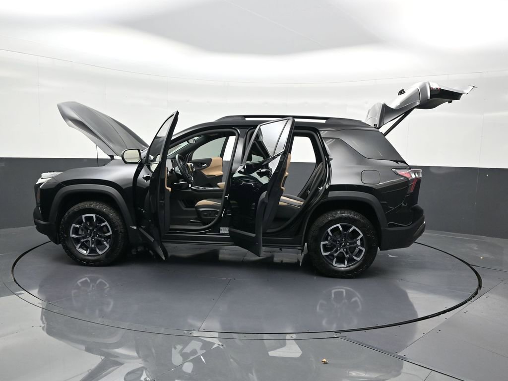 Used 2025 Chevrolet Equinox ACTIV w/ Safety and Technology Package image 32