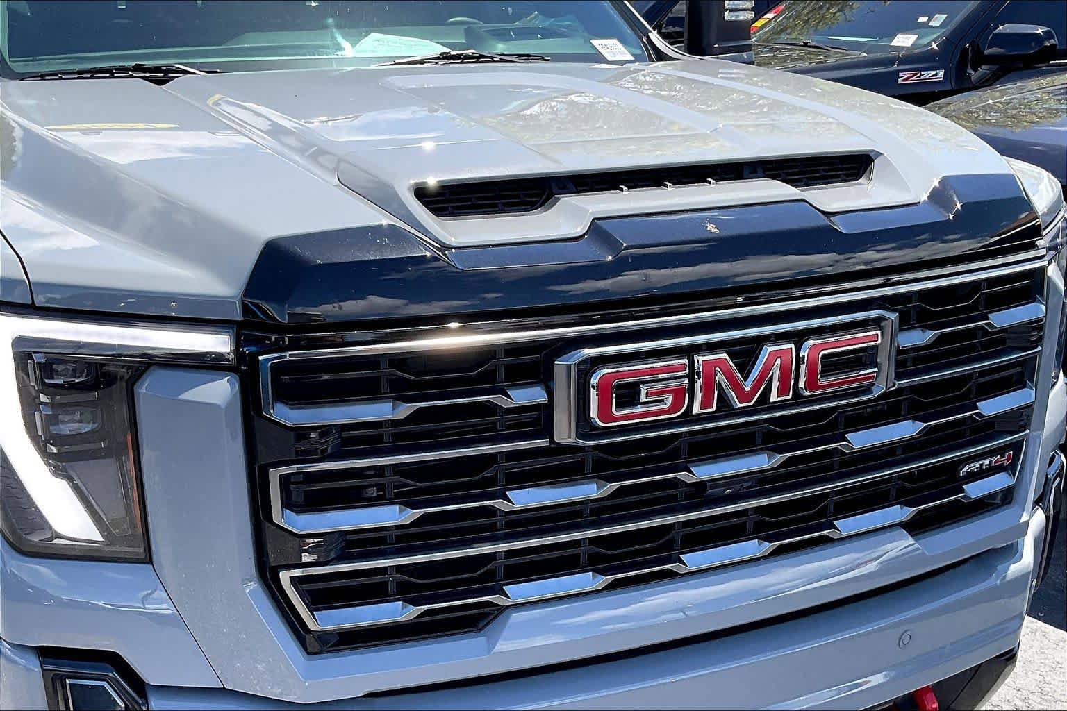Used 2024 GMC Sierra 2500 AT4 w/ Technology Package AWD/4WD image 45