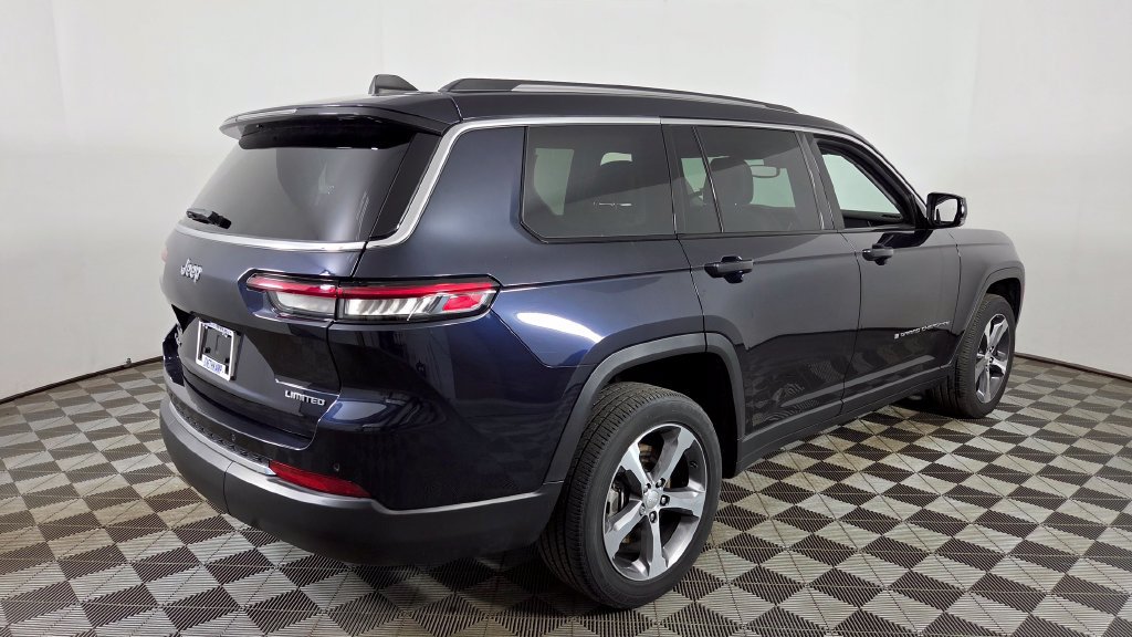 Used 2023 Jeep Grand Cherokee L Limited AWD/4WD image 9