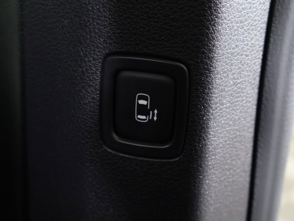 Used 2023 Kia Carnival EX FWD image 53