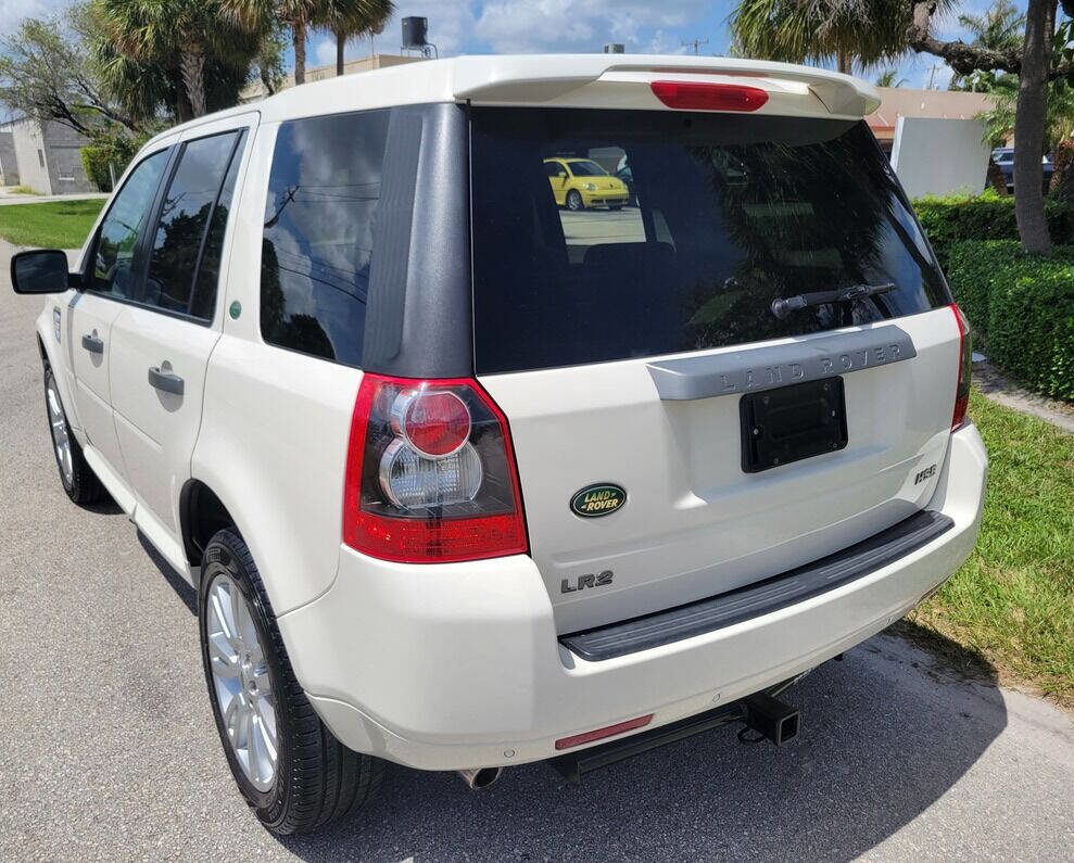 Used 2009 Land Rover LR2 HSE image 12