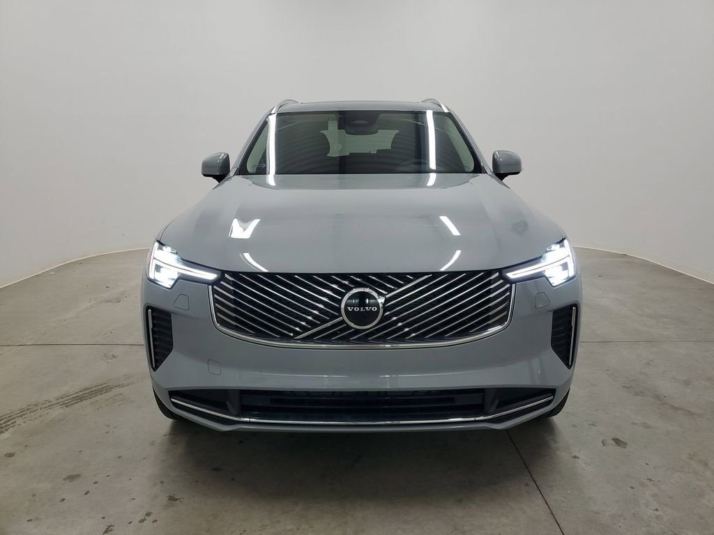 New 2025 Volvo XC90 B6 Core w/ Climate Package image 2