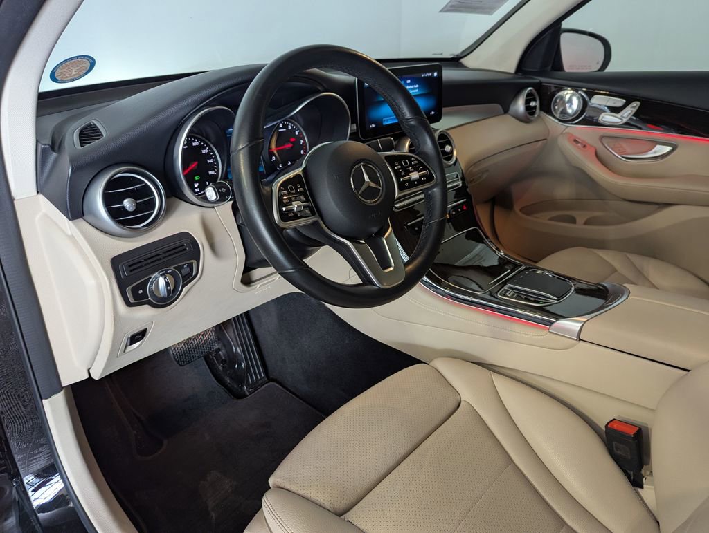 Used 2020 Mercedes-Benz GLC 300 image 29