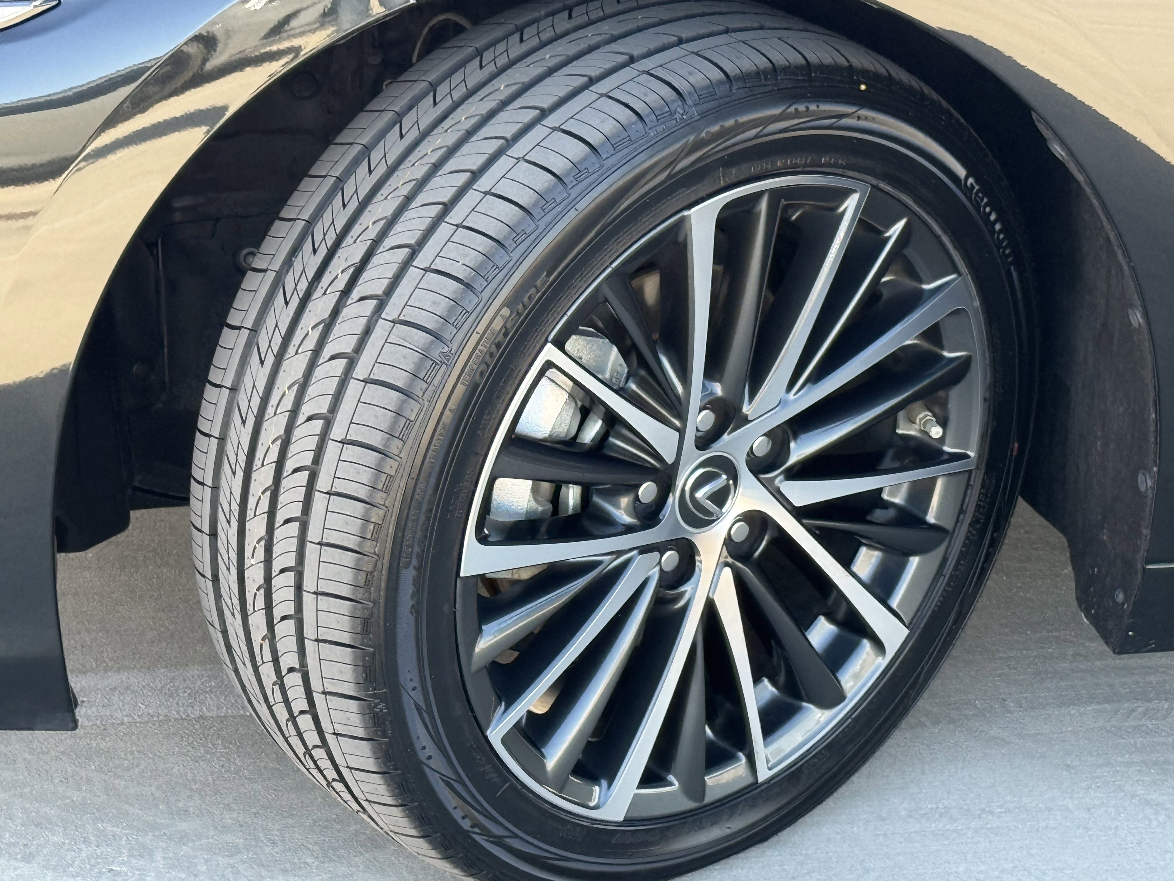 Certified 2025 Lexus ES 300h w/ Premium Package FWD image 15