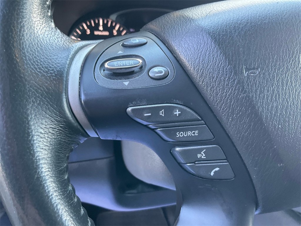 Used 2018 Nissan Pathfinder SL image 36