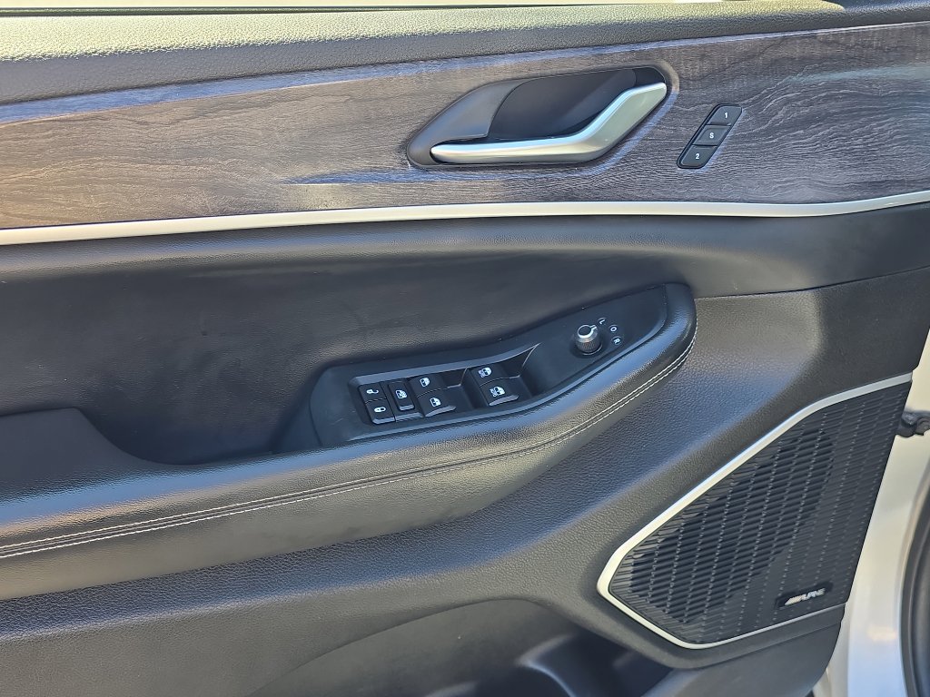 Used 2023 Jeep Grand Cherokee 30th Anniversary image 12