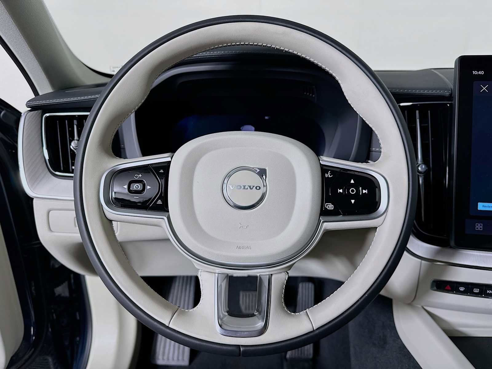 New 2026 Volvo XC60 B5 Ultra w/ Protection Package Premier image 11