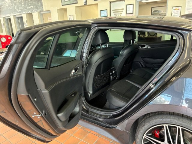 Used 2022 Kia Stinger GT1 image 24
