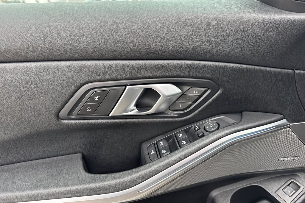 Used 2025 BMW M340i RWD image 10