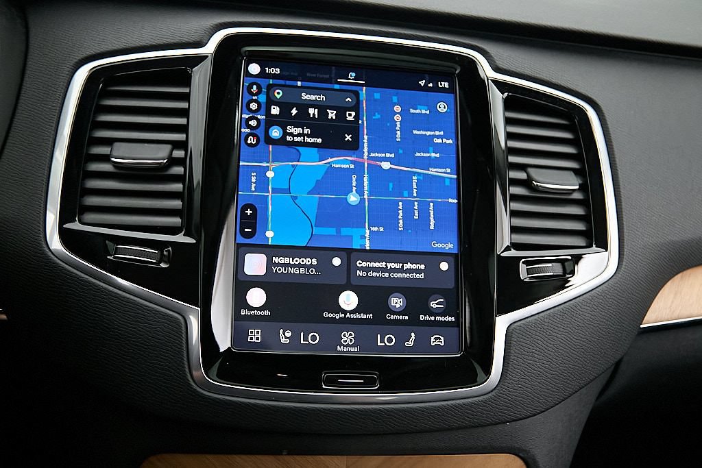Certified 2025 Volvo XC90 T8 Plus w/ Protection Package Premier AWD/4WD image 33