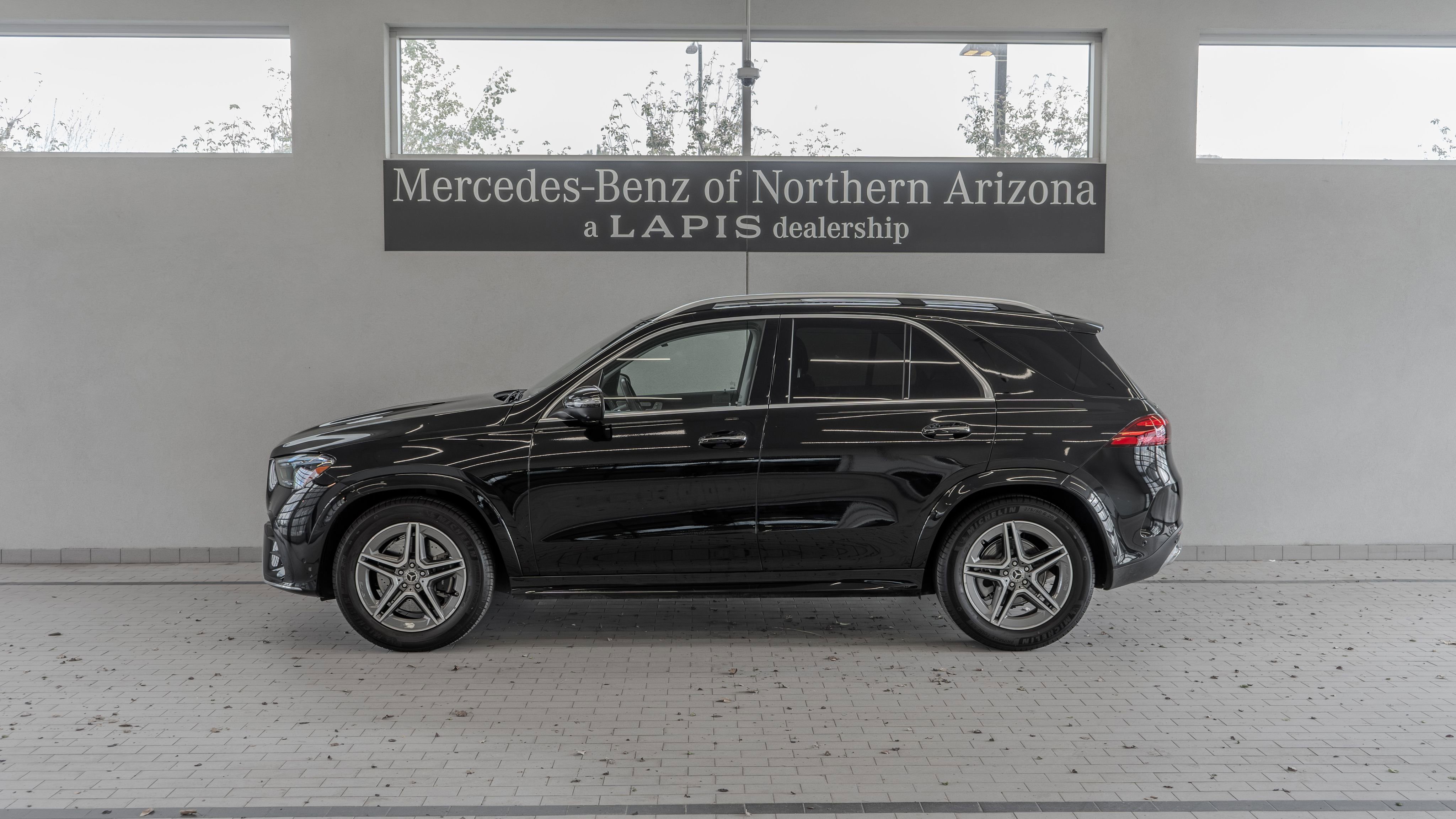 Certified 2025 Mercedes-Benz GLE 450 4MATIC image 2