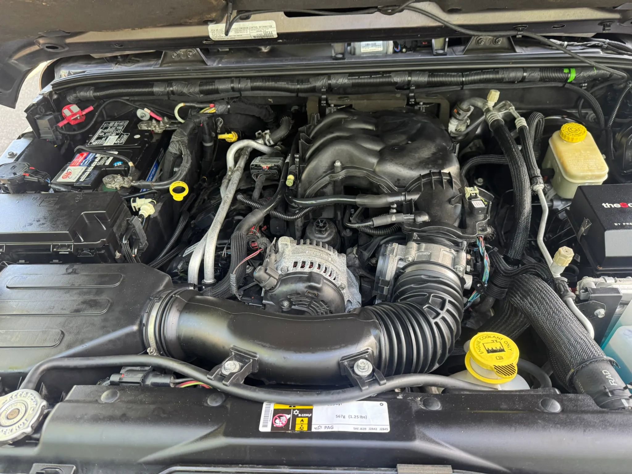 Used 2016 Jeep Wrangler Unlimited Rubicon image 34