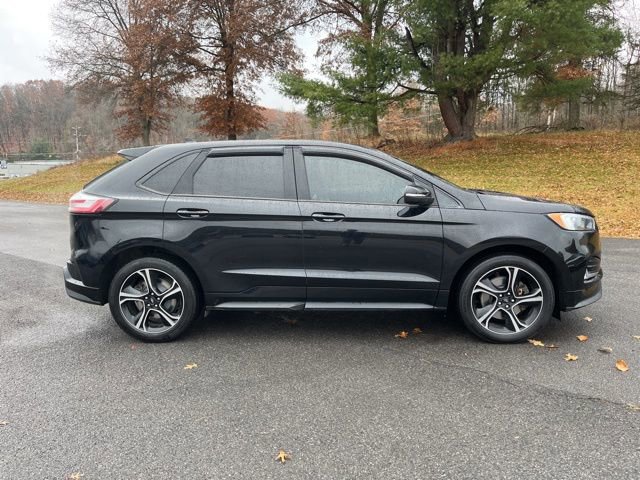 Used 2019 Ford Edge ST w/ Cold Weather Package image 4