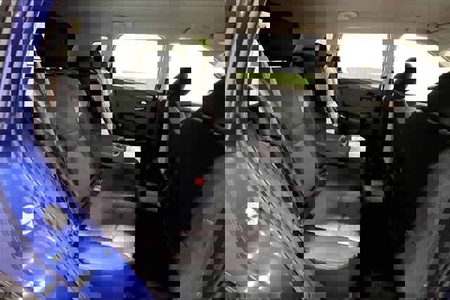 Used 2023 Nissan Rogue SV image 27