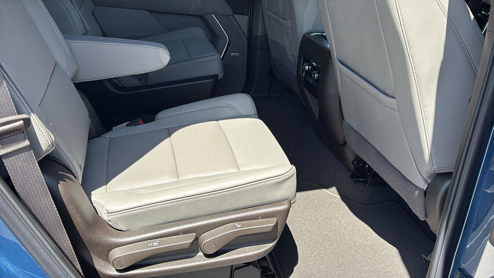 New 2026 GMC Yukon Elevation RWD image 21