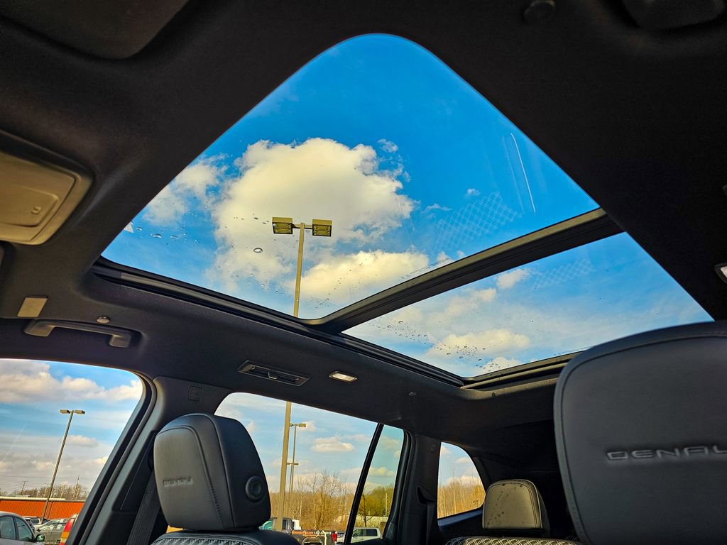 New 2026 GMC Acadia Denali w/ Super Cruise Package image 17