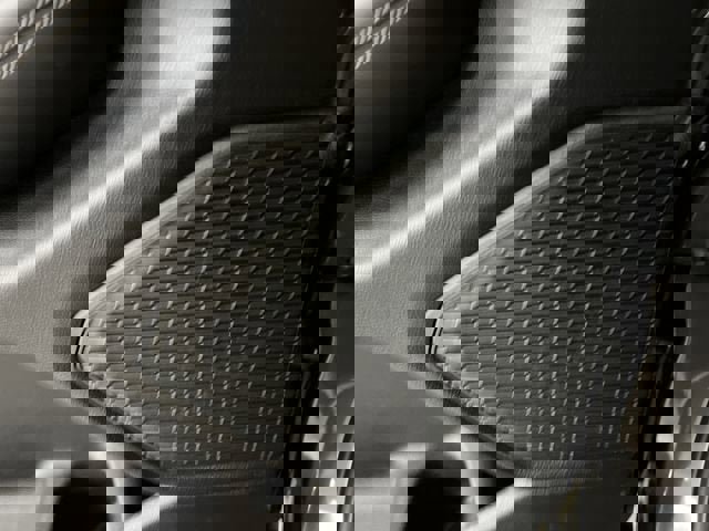 Used 2024 Jeep Grand Cherokee Laredo image 23