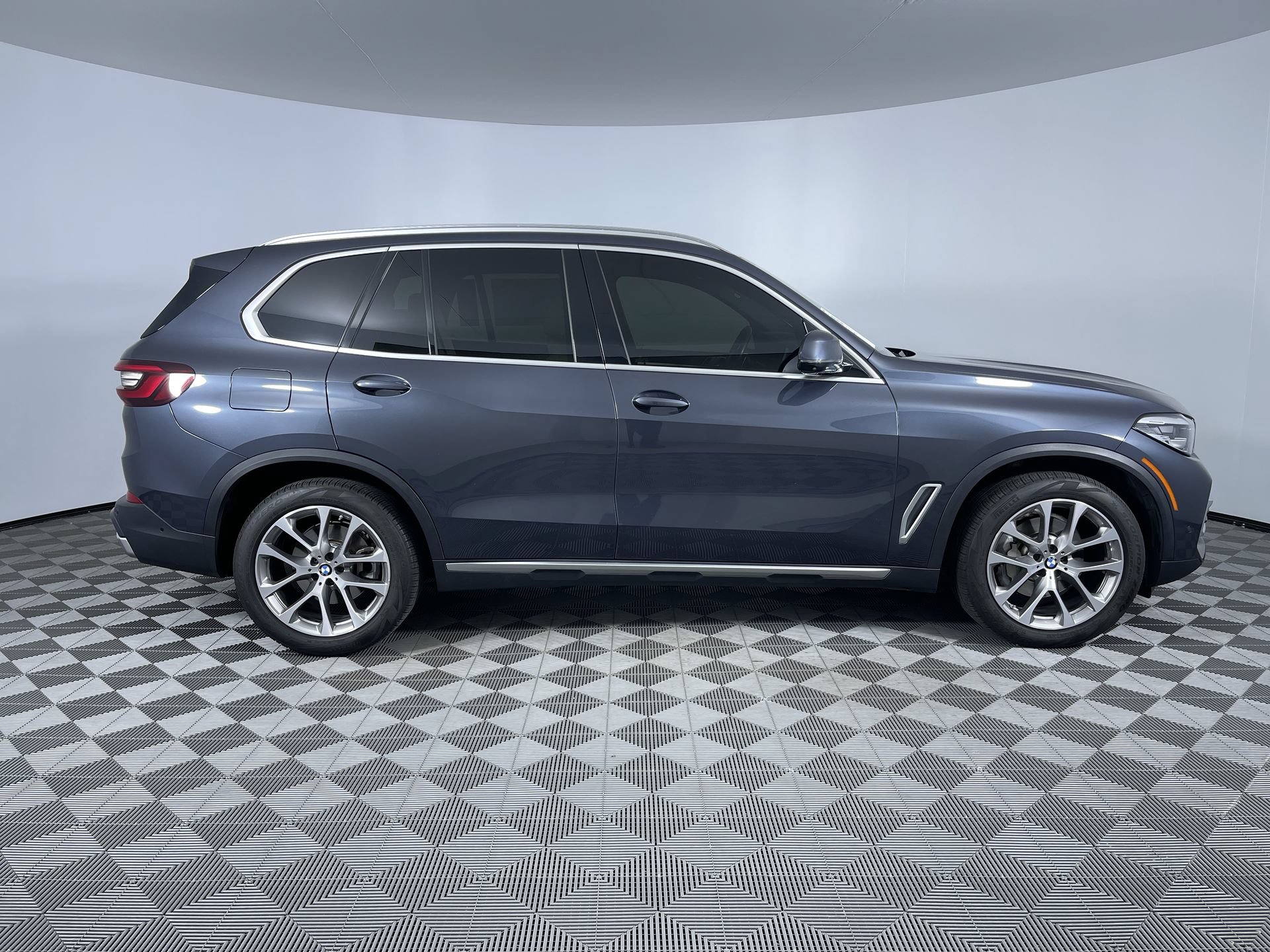 Used 2021 BMW X5 xDrive40i w/ Convenience Package AWD/4WD image 10
