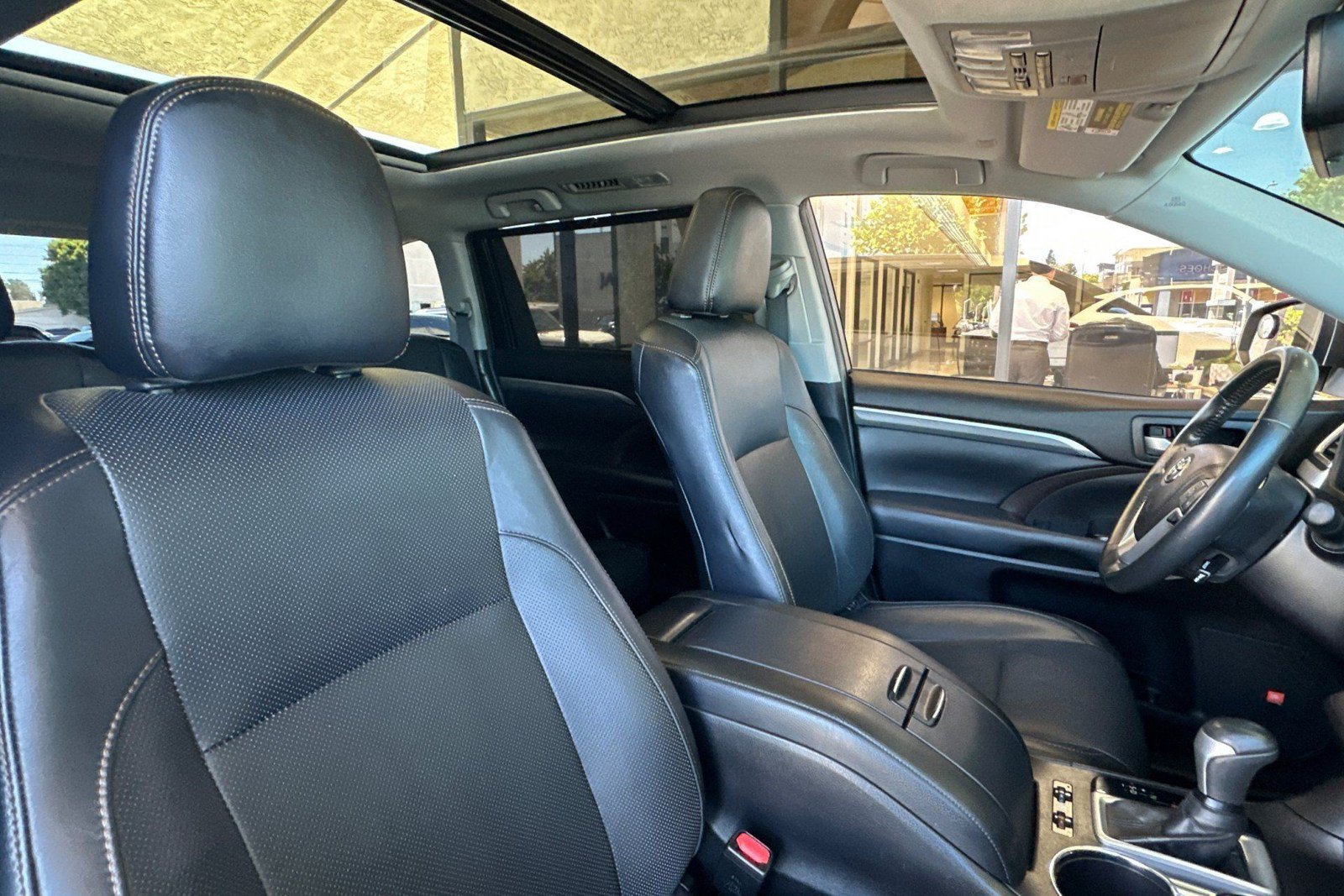 Used 2019 Toyota Highlander Limited Platinum AWD/4WD image 35