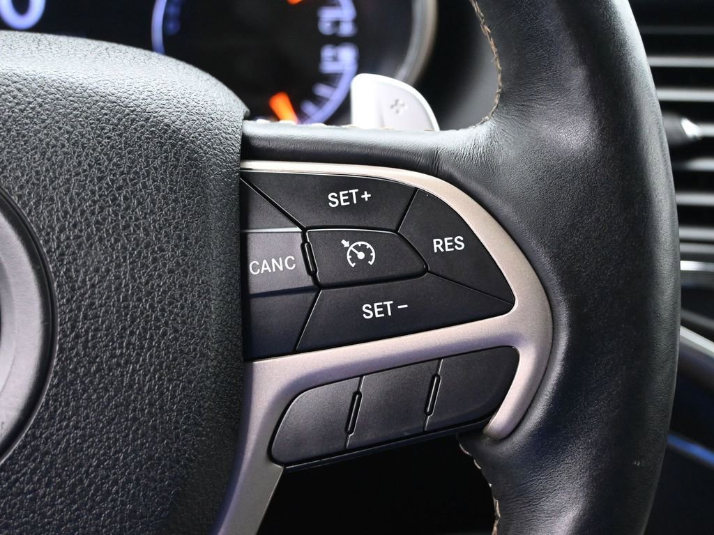 Used 2017 Jeep Grand Cherokee Limited image 12