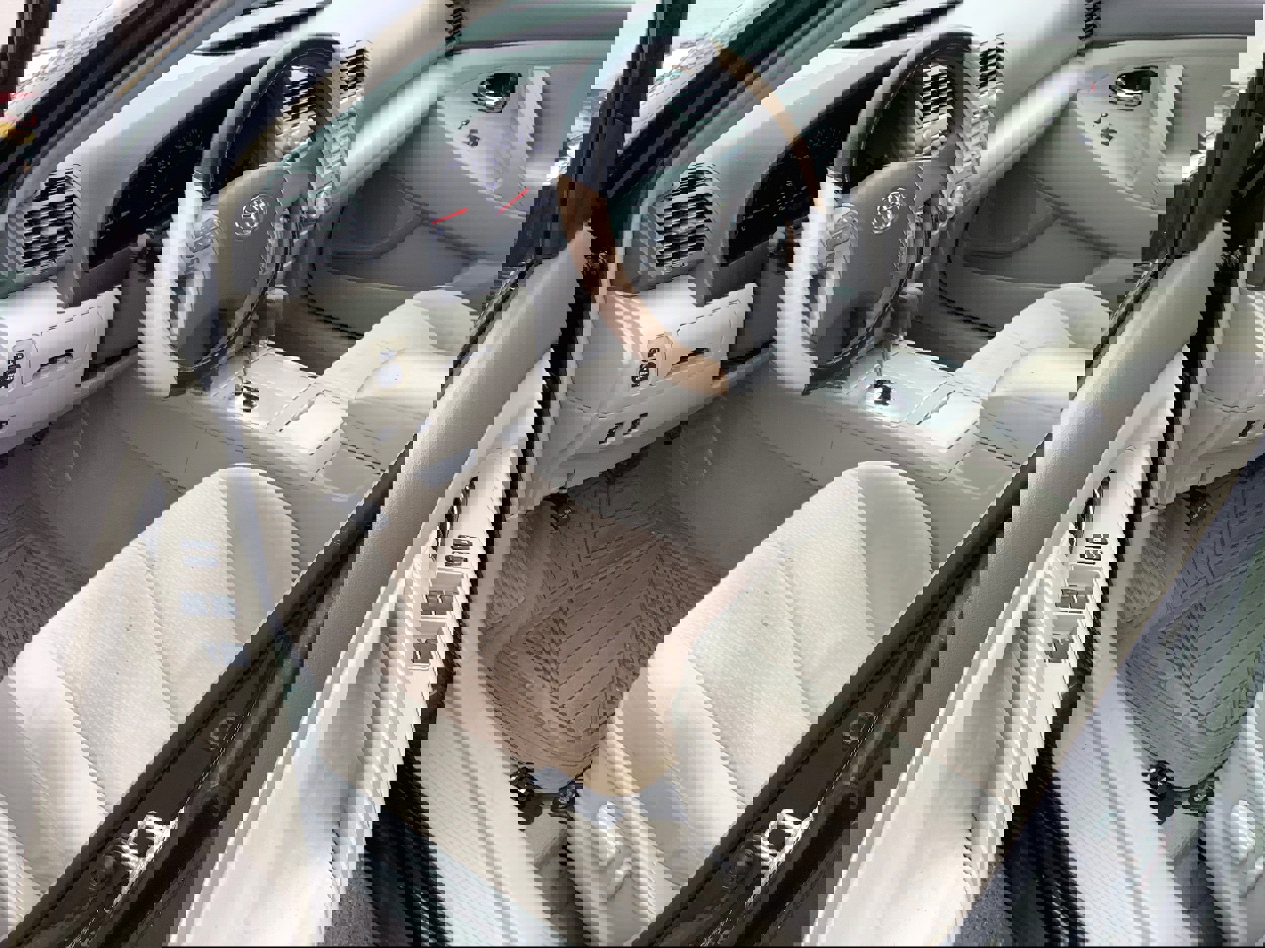 Used 2011 Toyota Camry LE image 11