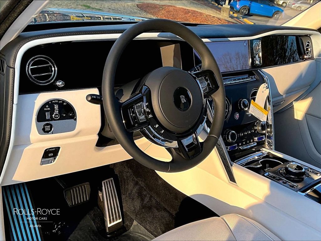 New 2026 Rolls-Royce Cullinan AWD/4WD image 6