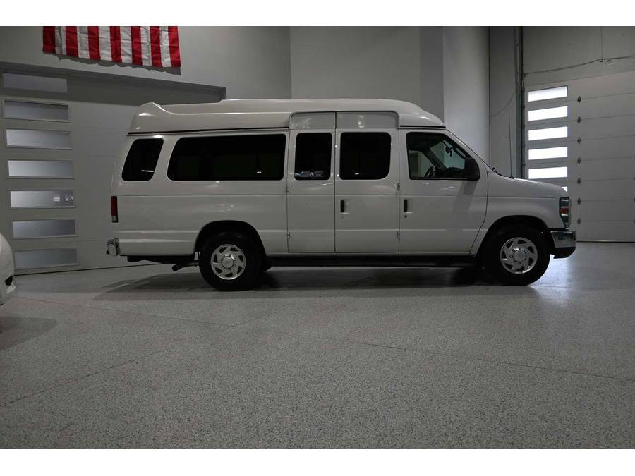 Used 2012 Ford E-350 and Econoline 350 XLT image 5