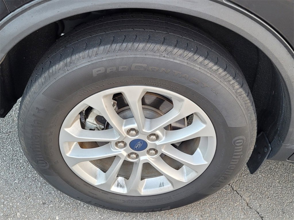 Used 2021 Ford Escape SE w/ Cold Weather Package image 3