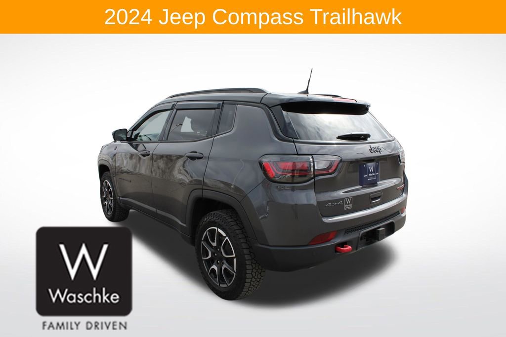 Used 2024 Jeep Compass Trailhawk w/ Trailhawk Elite Group AWD/4WD image 5