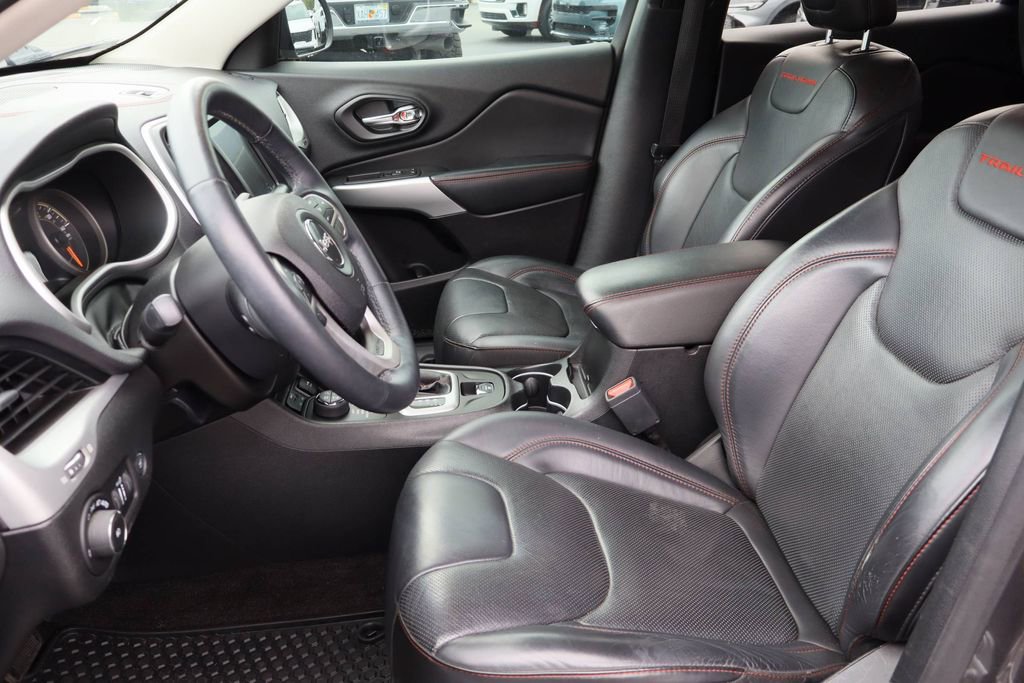 Used 2018 Jeep Cherokee Trailhawk w/ Quick Order Package 27L image 21