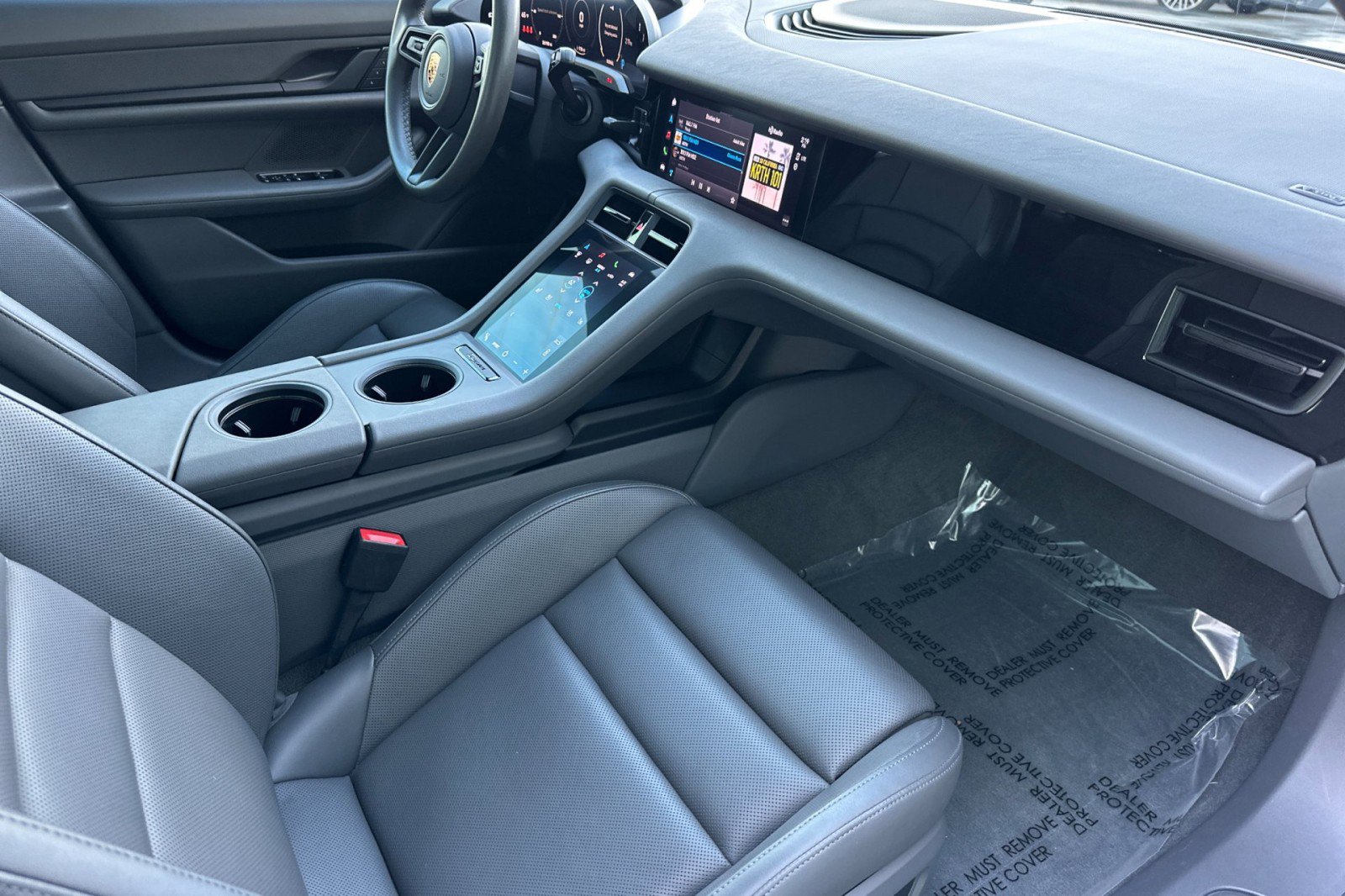 Used 2022 Porsche Taycan image 15