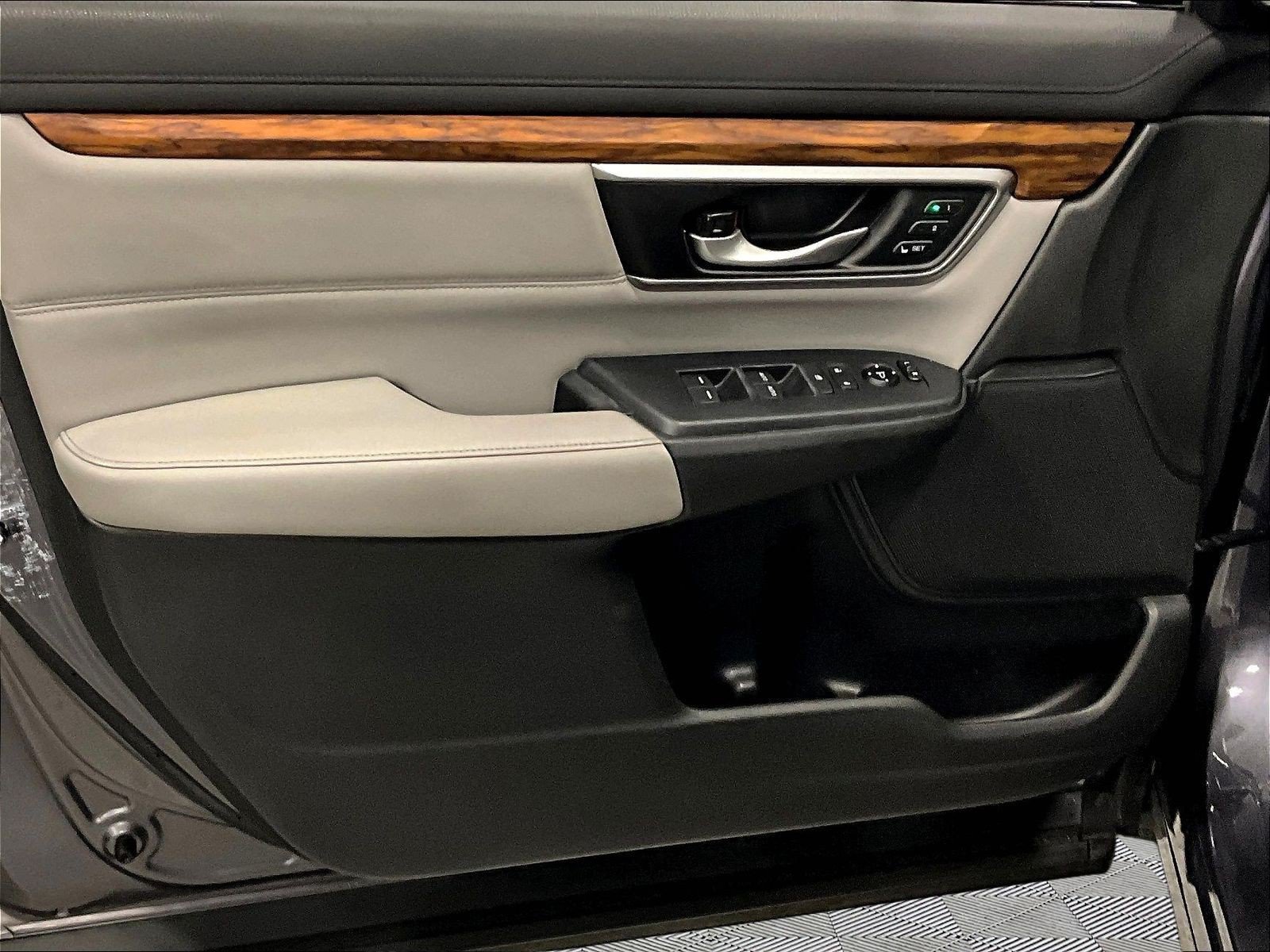 Used 2017 Honda CR-V Touring image 20