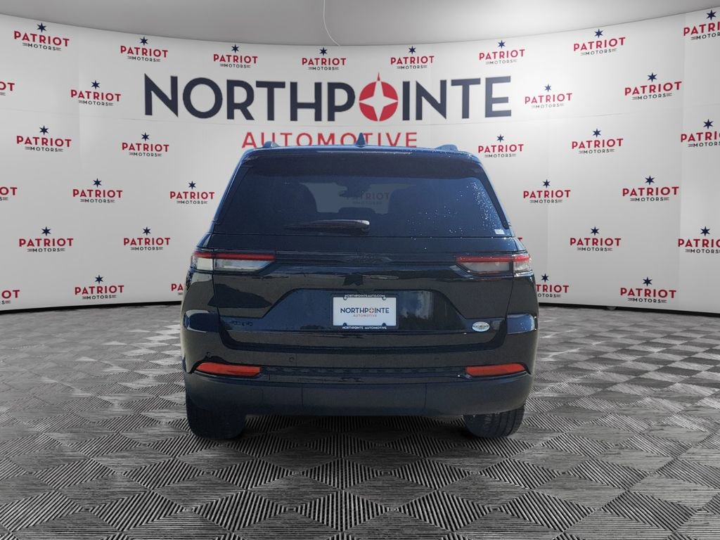 New 2025 Jeep Grand Cherokee Altitude image 5