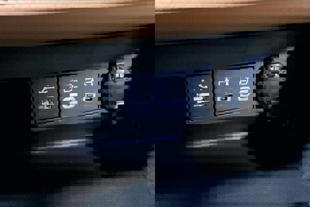 Used 2026 Toyota Highlander Platinum image 34