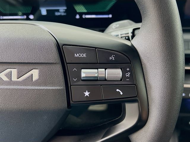 Used 2025 Kia K4 LXS image 30