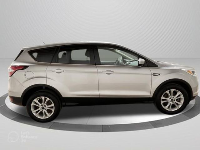Used 2017 Ford Escape SE FWD image 9