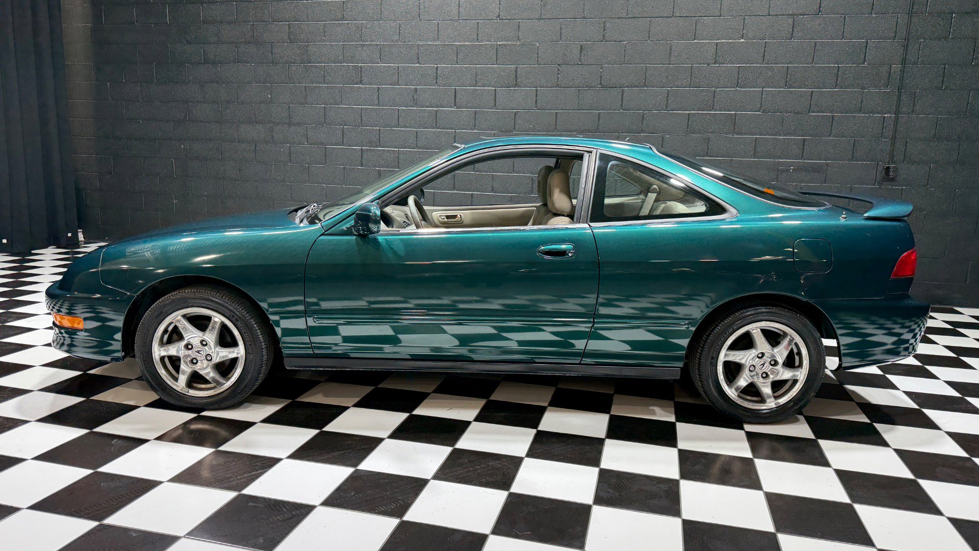 Used 2000 Acura Integra GS-R image 4