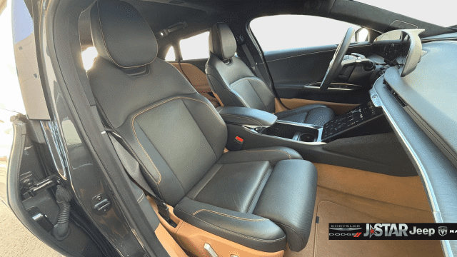 Used 2024 Lucid Air Touring AWD/4WD image 12