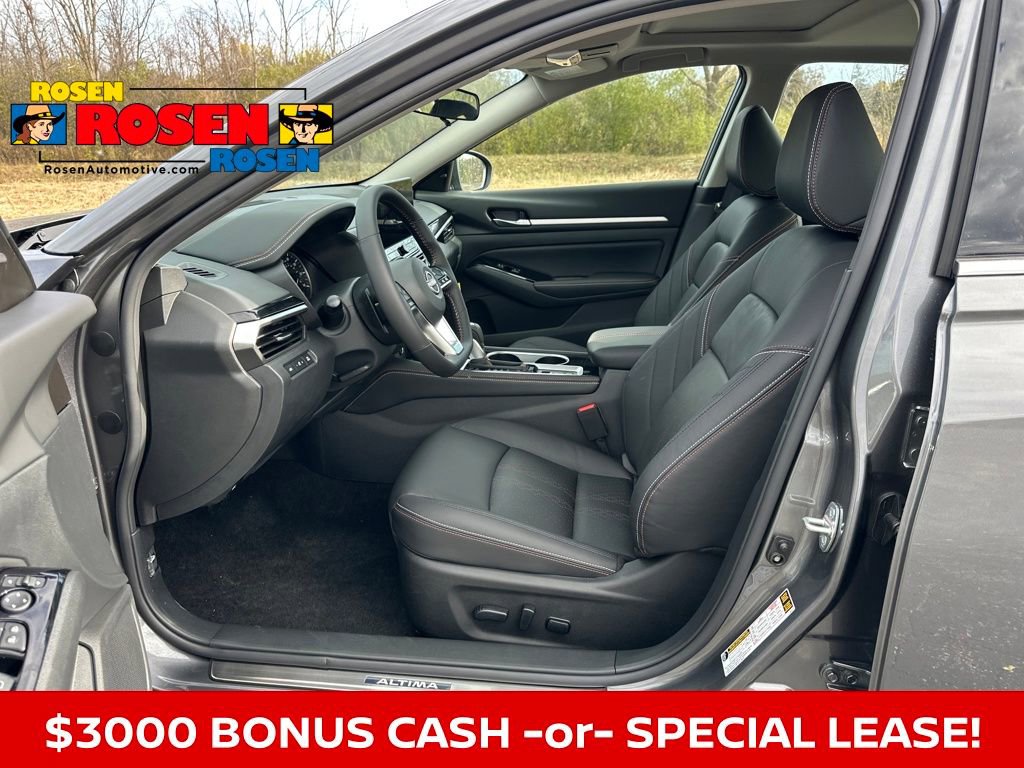 New 2025 Nissan Altima 2.5 SR w/ SR Premium Package image 9