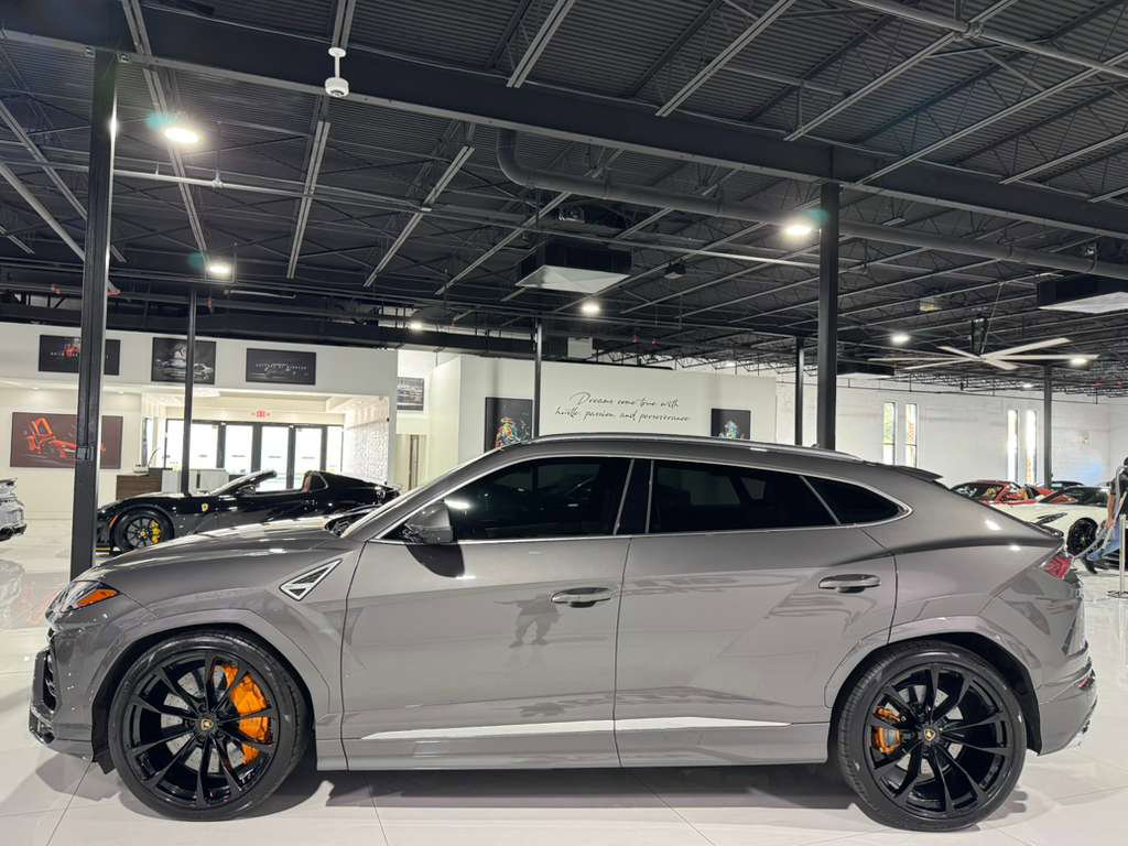 Used 2021 Lamborghini Urus image 4