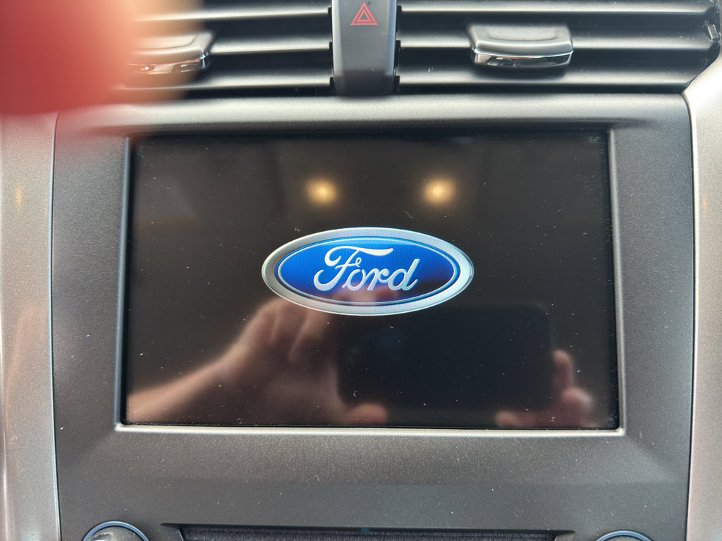 Used 2018 Ford Fusion SE w/ Fusion SE Technology Package FWD image 20